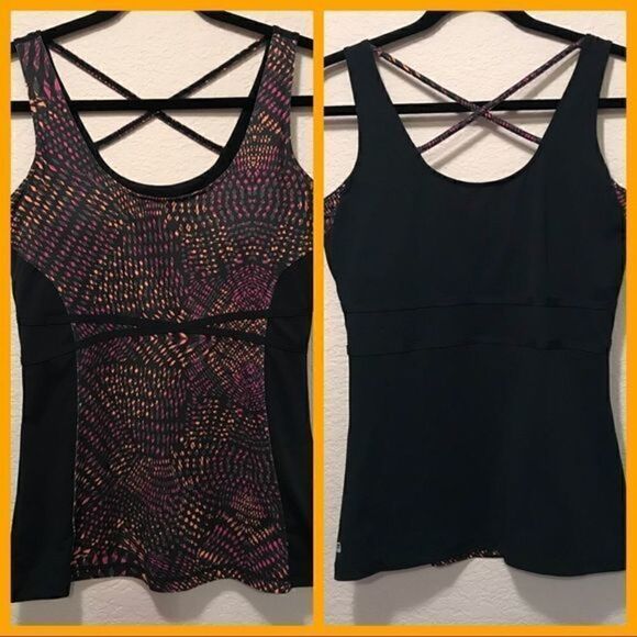 NWOT. Fabletics sports bra workout top. - Picture 2 of 6